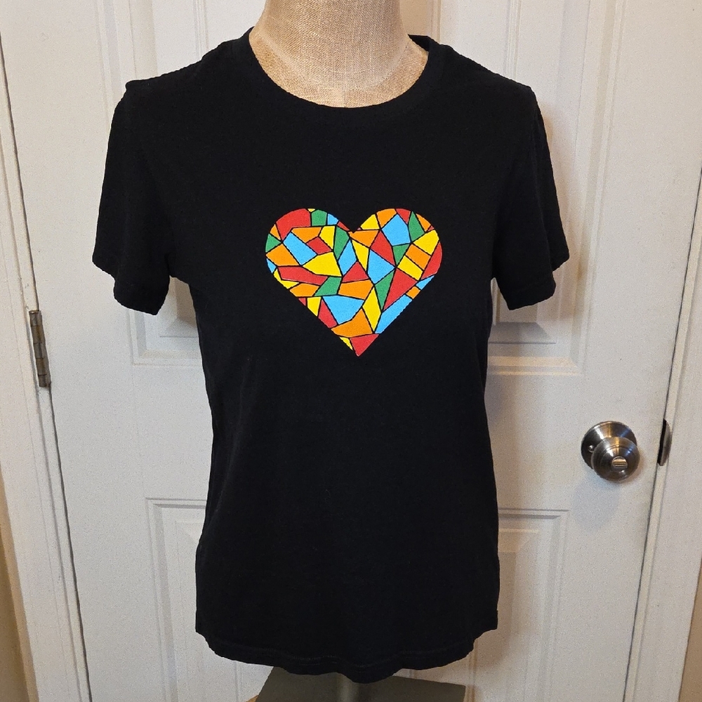 Black Heart Graphic Women's T-Shirt